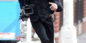 [Sad news] Keanu Reeves, snatched the camera from the paparazzi getaway