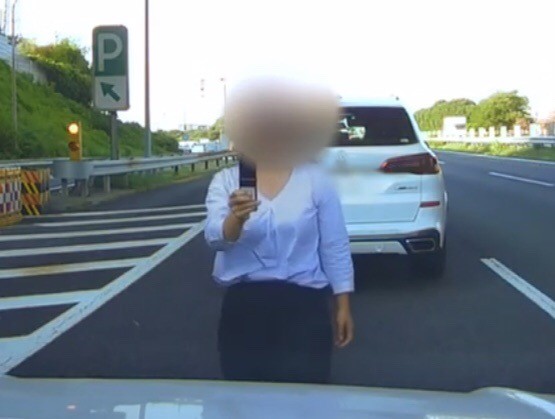 [Image] Test ride BMW scolding driver criminal her www