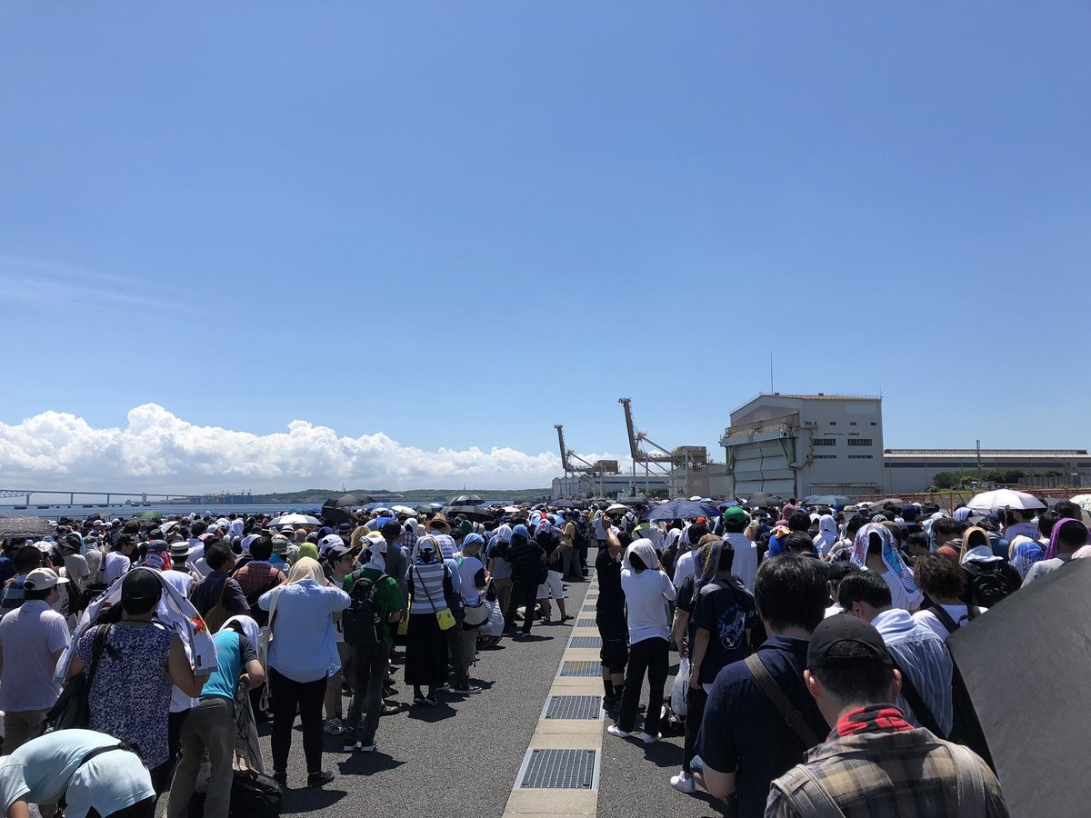 [Sad news] Comiket staff, forget the existence of tens of thousands of people lined up in the East Building parking lot