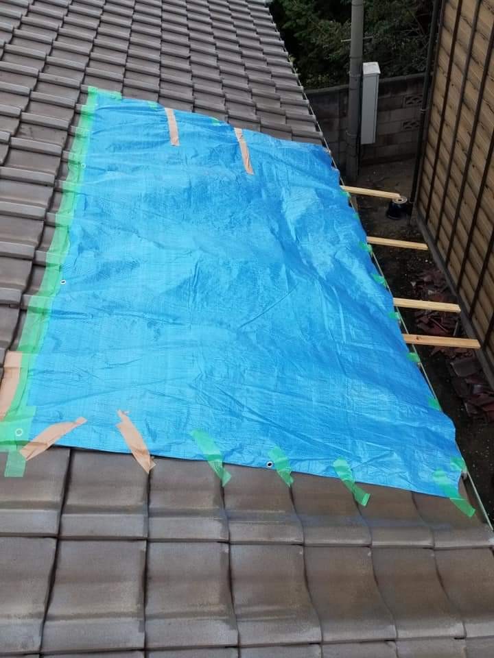 [Sad news] Osaka, requesting 180,000 just by placing a blue sheet on the roof