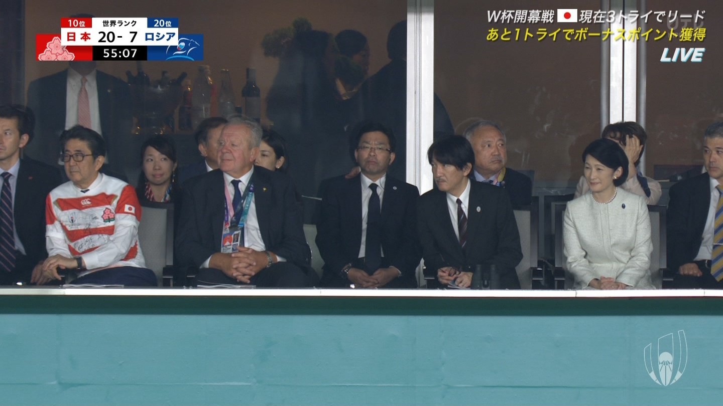 [Image] Prime Minister Abe, watching rugby at wwwww