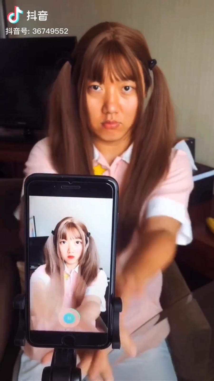 [Image] Chinese, uncle develops app that can be a beautiful girl in an instant → Surprise voice in China