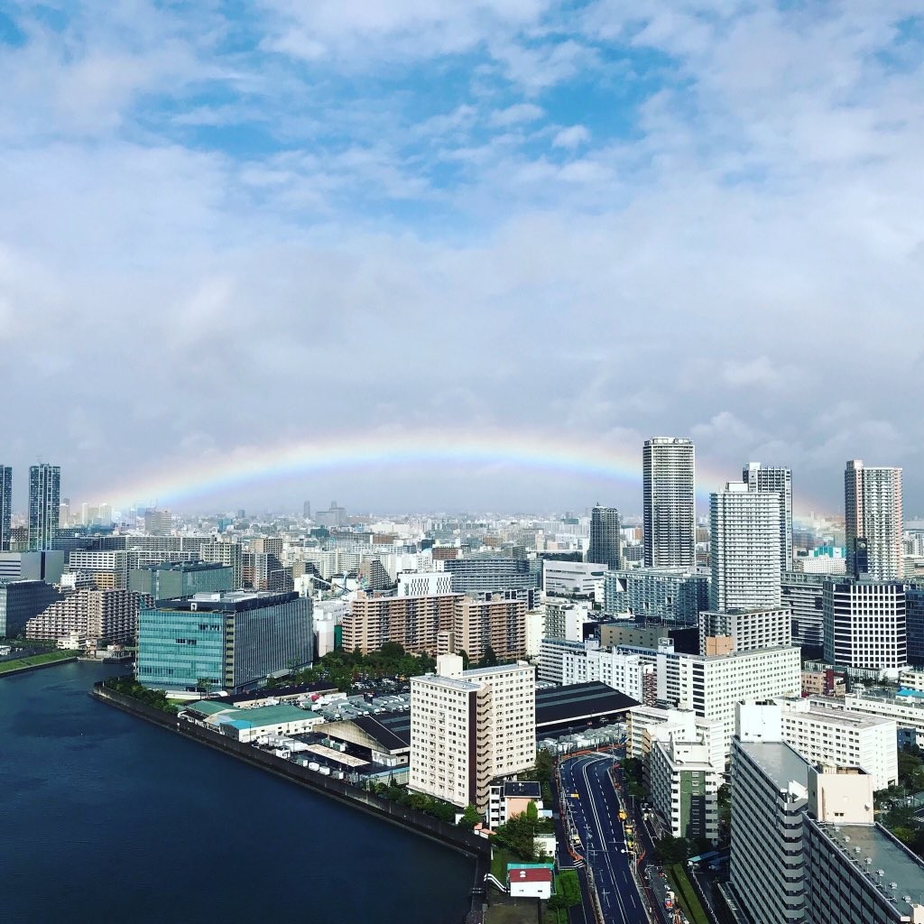 [Pickup] The case of the rainbow over the Tokyo just before the ceremonial reunion ceremonial ceremonial cloud sword effect, too fantasy wwwwwwwwwwwww