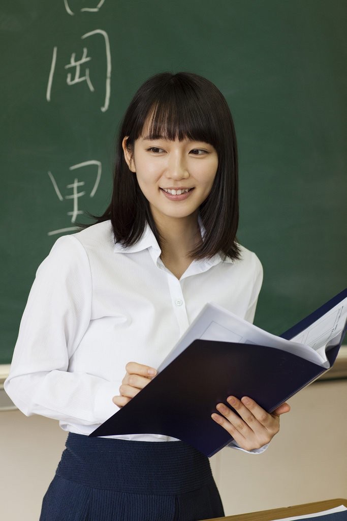 [Image] A female teacher who absolutely drowns all students here wwwwww
